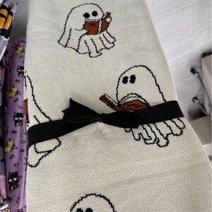 Viral Ghost Book Blanket